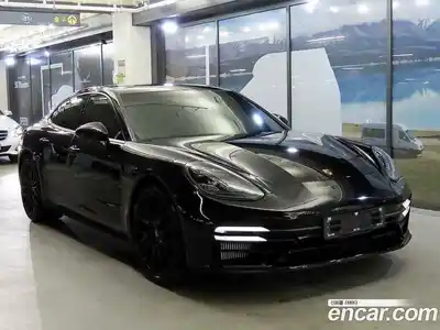 Porsche Panamera, 2021
