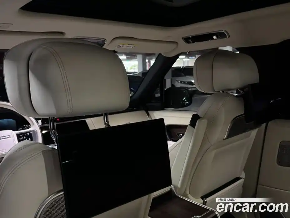 Land Rover Range-Rover 2023 4.4 Автомат в Москве № 231250, фото 14