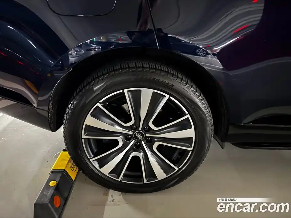 Land Rover Range-Rover 2023 4.4 Автомат в Москве № 231250, фото 18