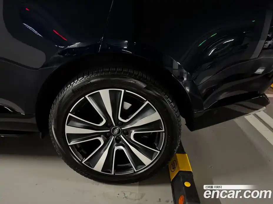 Land Rover Range-Rover 2023 4.4 Автомат в Москве № 231250, фото 19