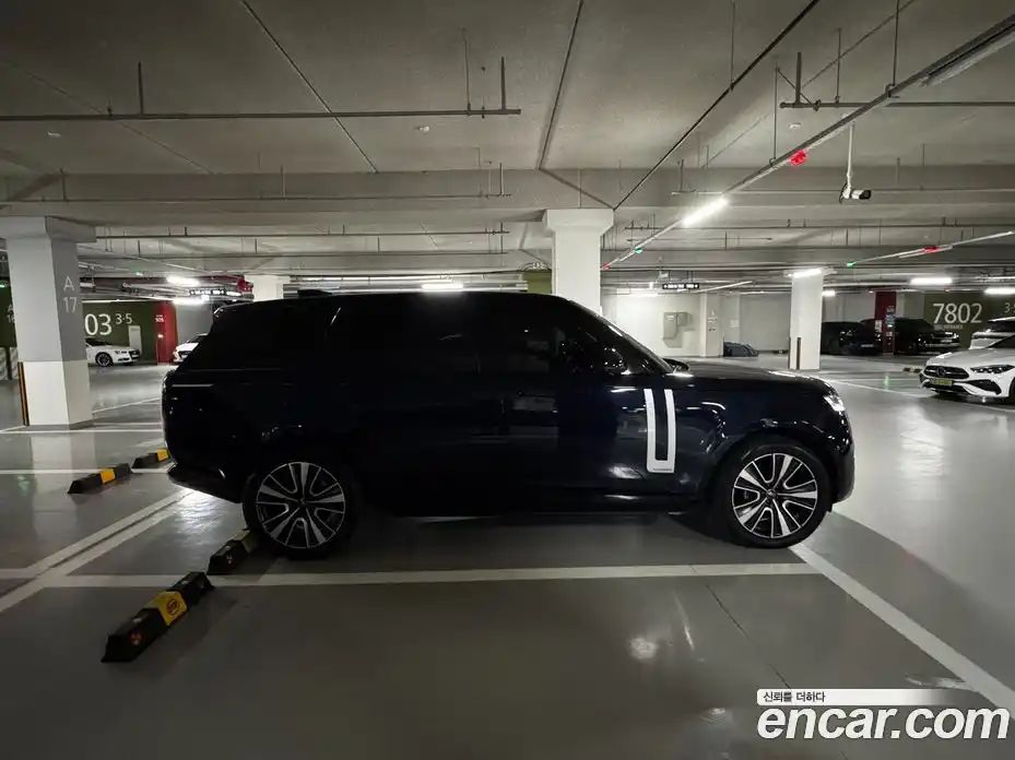 Land Rover Range-Rover 2023 4.4 Автомат в Москве № 231250, фото 2