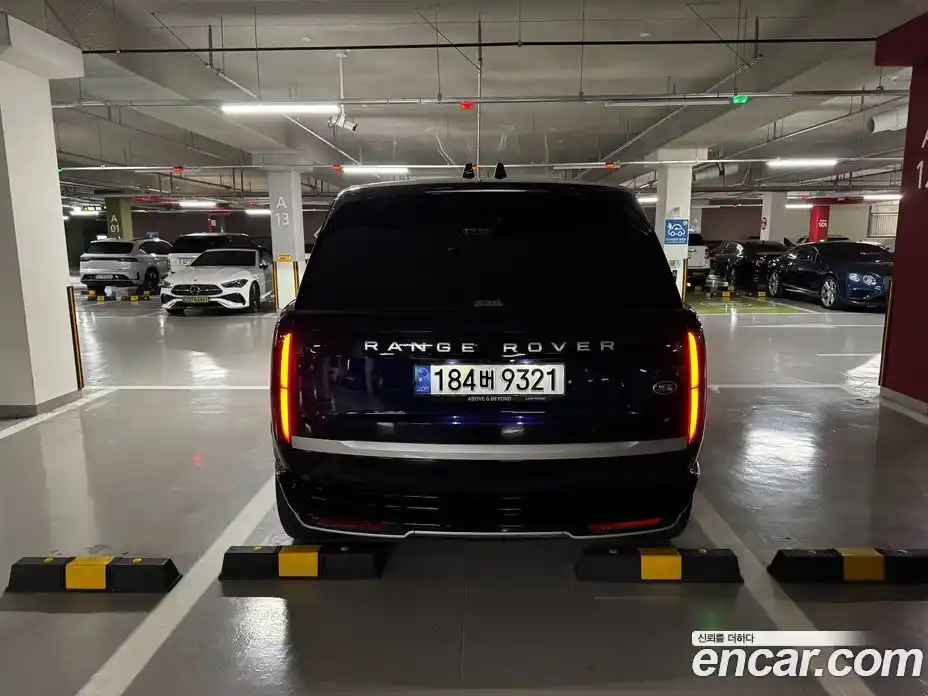 Land Rover Range-Rover 2023 4.4 Автомат в Москве № 231250, фото 4