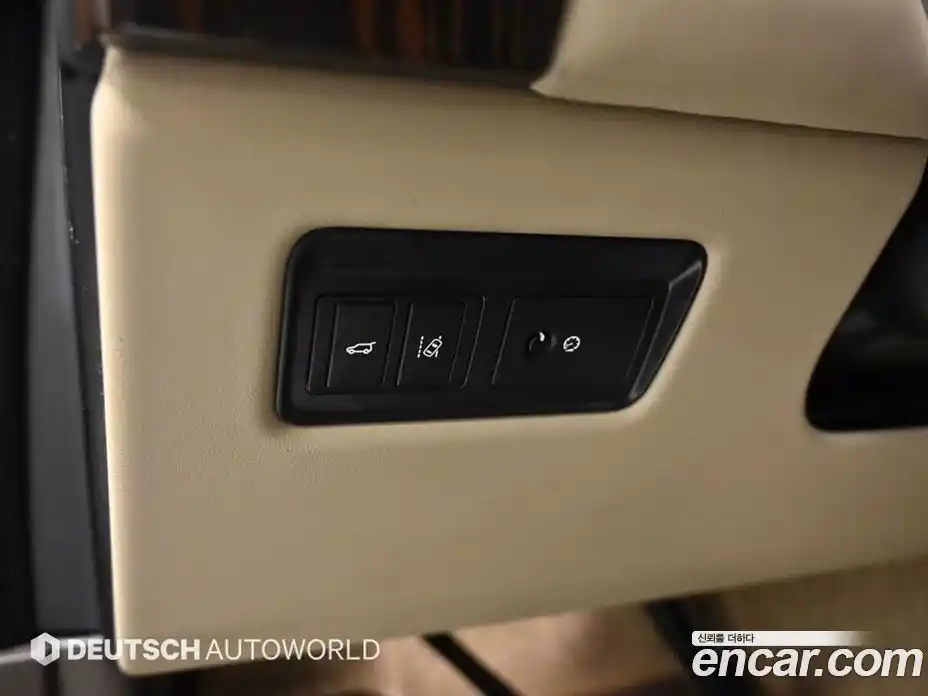 Land Rover Range-Rover 2017 4.4 Автомат в Москве № 231367, фото 16