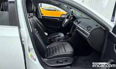 Volkswagen Passat 2018 2.0 Автомат в Москве № 232250, миниатюра 5