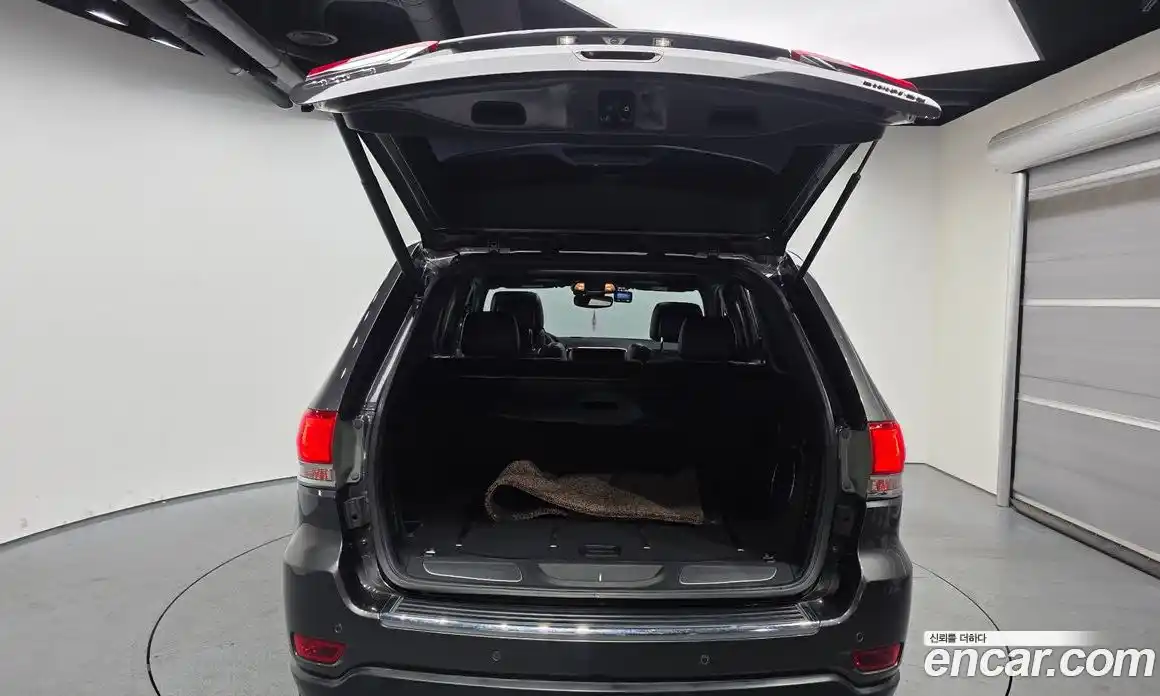 Jeep Cherokee 2017 3.6 Автомат в Москве № 232524, фото 8