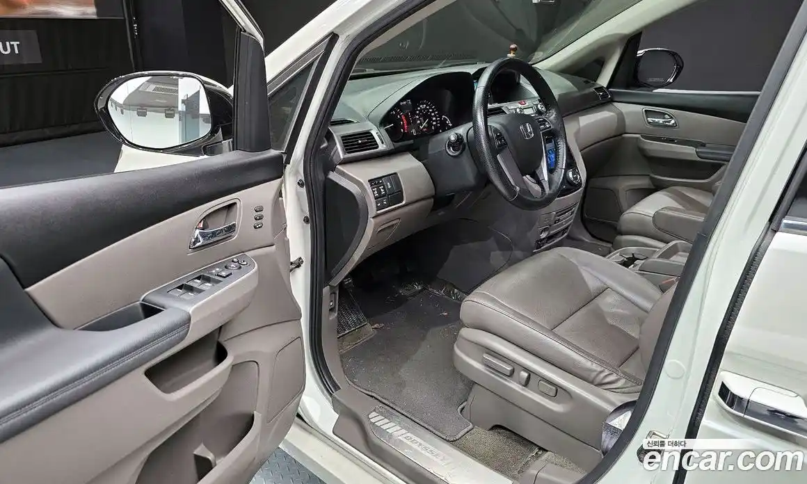 Honda Odyssey 2015 3.5 Автомат в Москве № 232915, фото 1