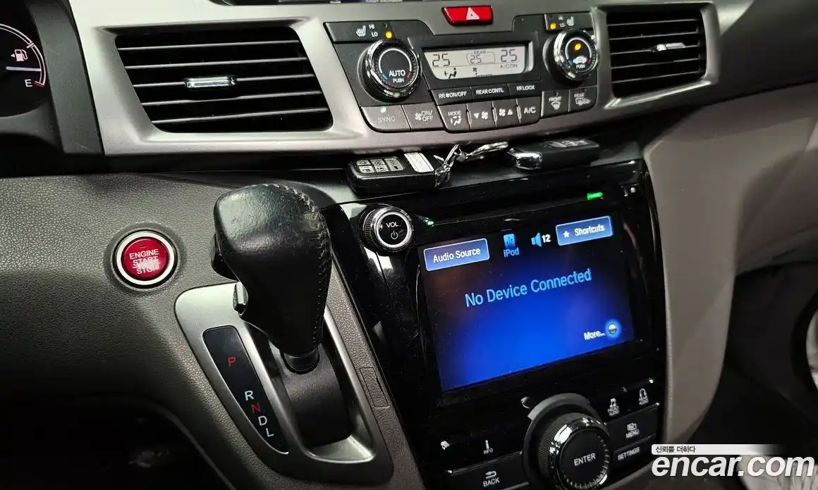 Honda Odyssey 2015 3.5 Автомат в Москве № 232915, фото 16