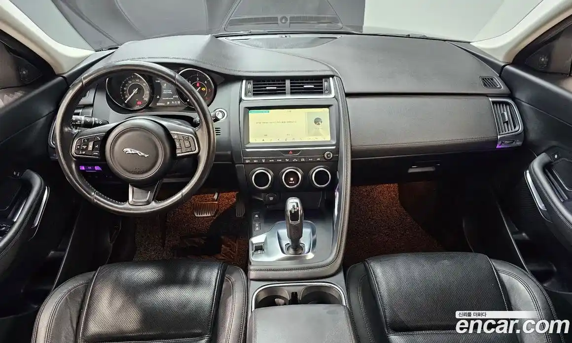 Jaguar E-Pace 2019 2.0 Автомат в Москве № 238119, фото 18