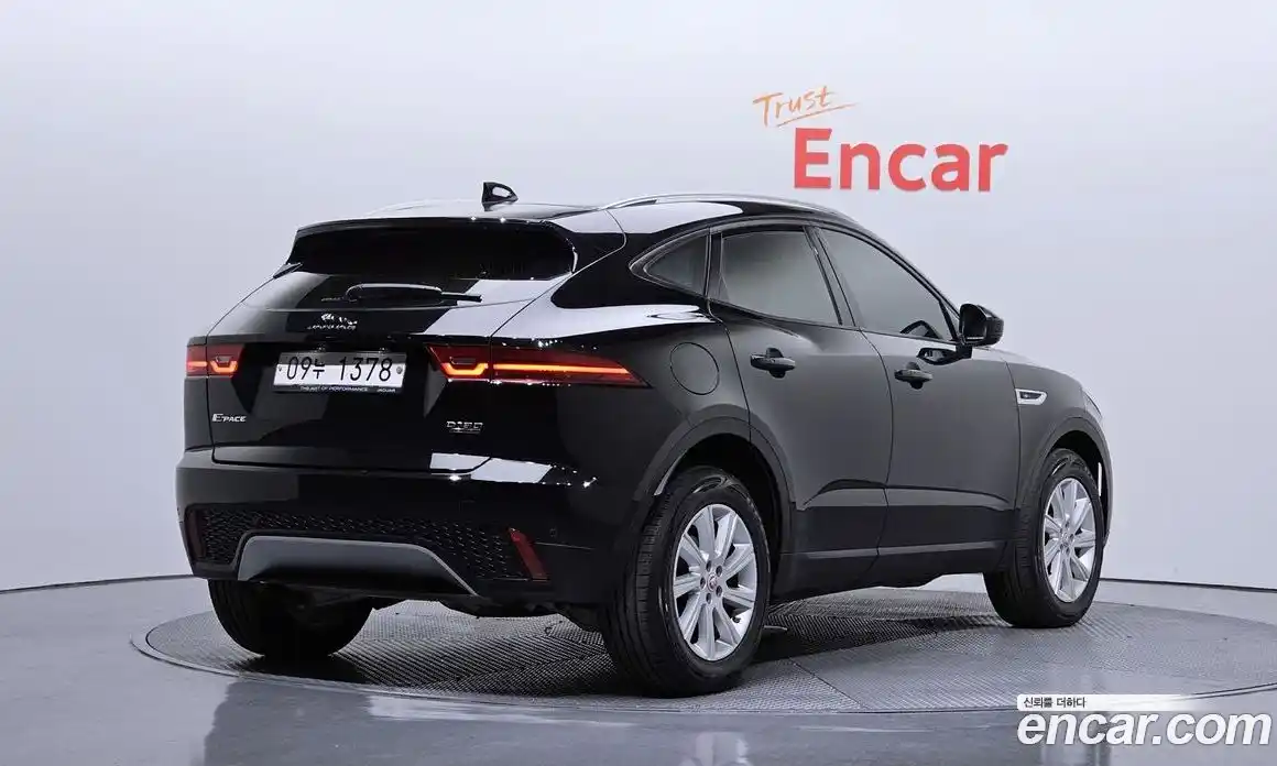 Jaguar E-Pace 2019 2.0 Автомат в Москве № 238119, фото 6