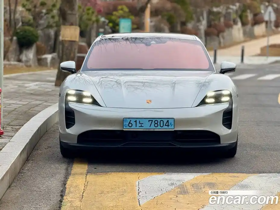 Porsche Taycan 2022 Автомат в Москве № 251476, фото 2