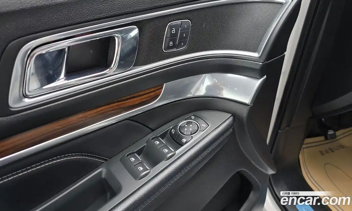 Ford Explorer 2017 2.3 Автомат в Москве № 255689, фото 17