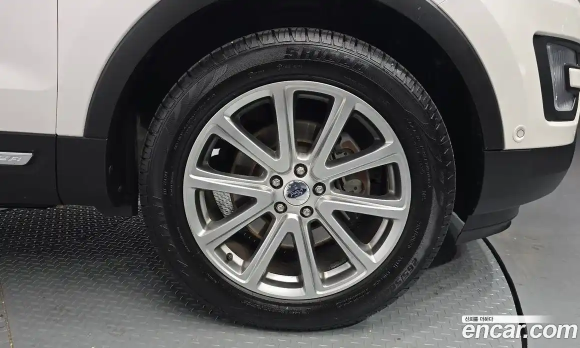 Ford Explorer 2017 2.3 Автомат в Москве № 255689, фото 5