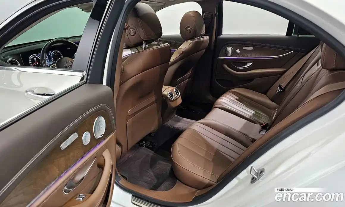 Mercedes-Benz E-Class 2020 2.0 Автомат в Москве № 265642, фото 16