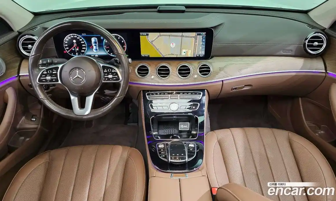 Mercedes-Benz E-Class 2020 2.0 Автомат в Москве № 265642, фото 2