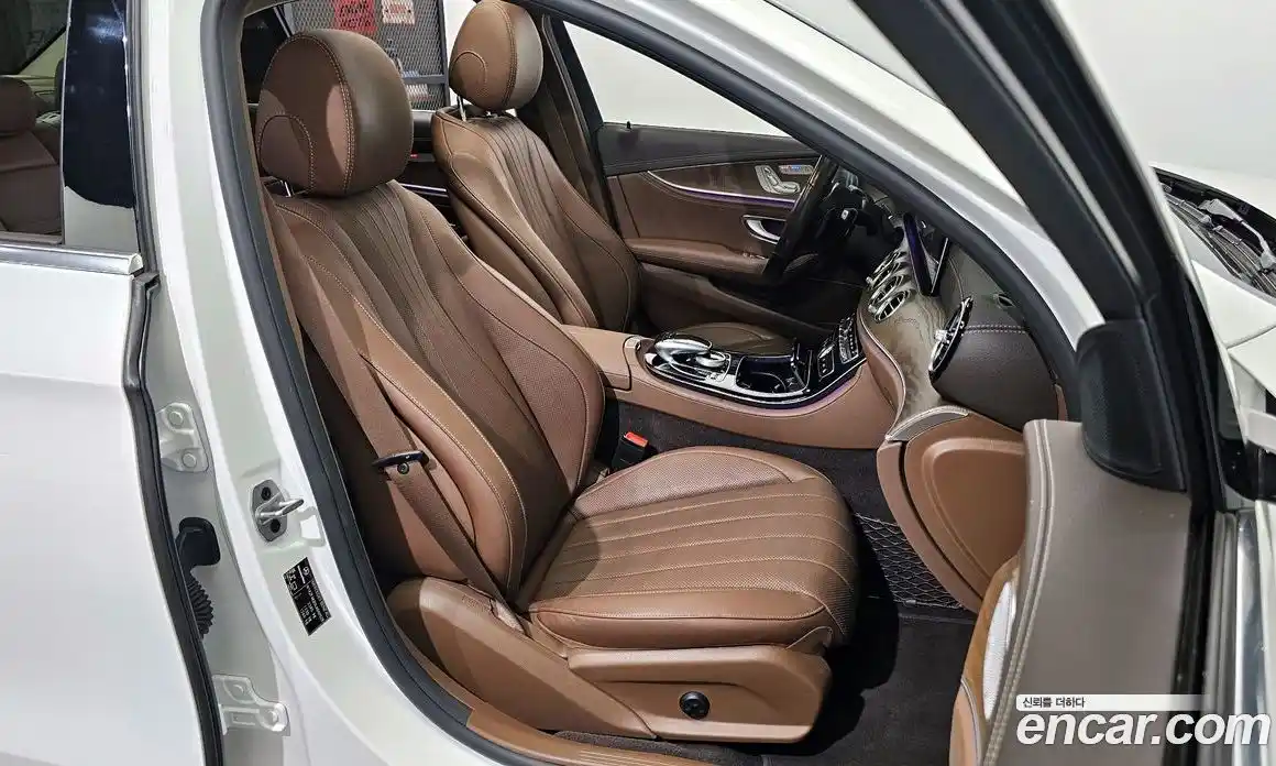 Mercedes-Benz E-Class 2020 2.0 Автомат в Москве № 265642, фото 5