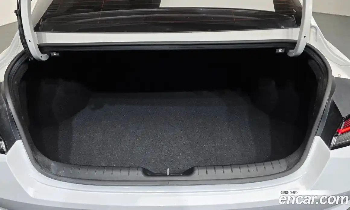 Hyundai Avante 2023 1.6 Автомат в Москве № 2741, фото 18