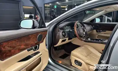 Jaguar XJ 2015 3.0 Автомат в Москве № 283834, миниатюра 11