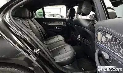 Mercedes-Benz E-Class 2022 2.0 Автомат в Москве № 311418, миниатюра 12