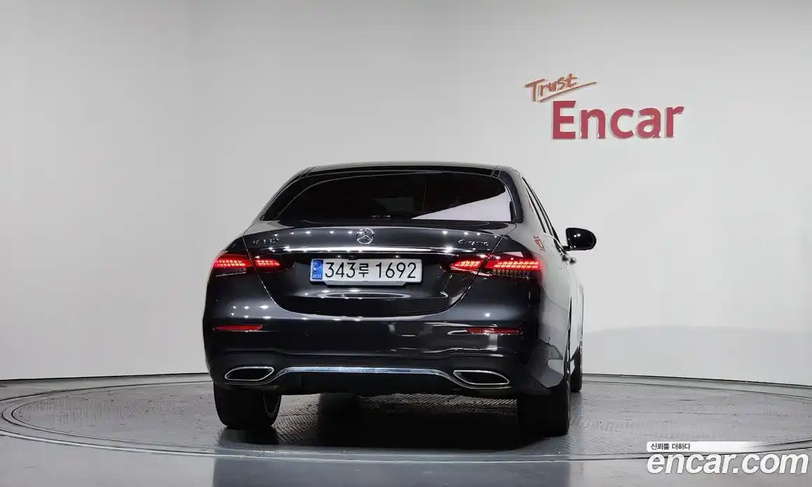 Mercedes-Benz E-Class 2022 2.0 Автомат в Москве № 311418, фото 4