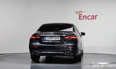 Mercedes-Benz E-Class 2022 2.0 Автомат в Москве № 311418, миниатюра 4