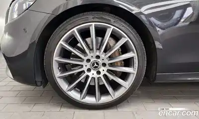 Mercedes-Benz E-Class 2022 2.0 Автомат в Москве № 311418, миниатюра 5
