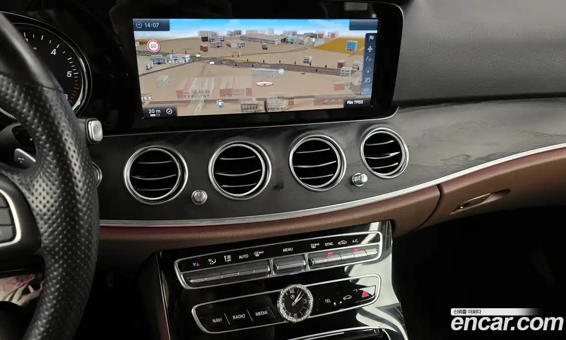 Mercedes-Benz E-Class 2017 1.9 Автомат в Москве № 311485, фото 14