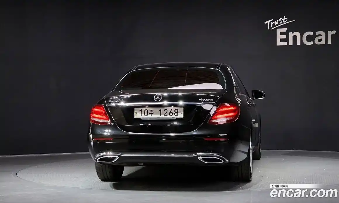 Mercedes-Benz E-Class 2017 1.9 Автомат в Москве № 311485, фото 4