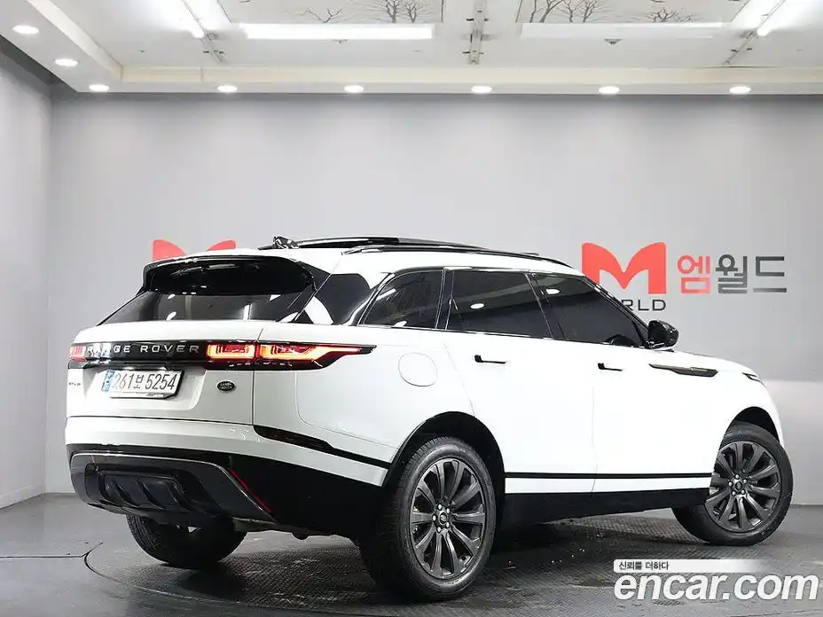 Land Rover Range-Rover Velar 2023 2.0 Автомат в Москве № 316417, фото 3