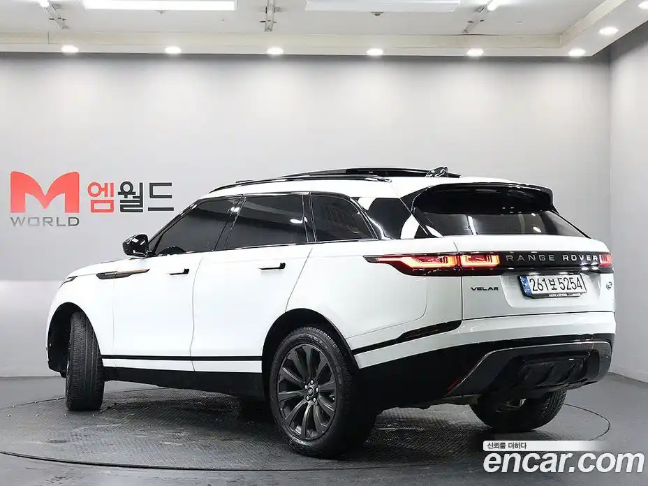 Land Rover Range-Rover Velar 2023 2.0 Автомат в Москве № 316417, фото 4