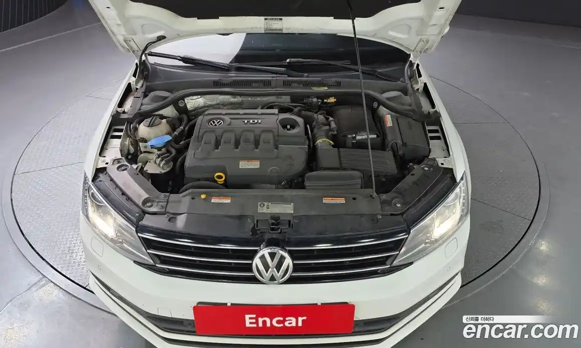 Volkswagen Jetta 2015 2.0 Автомат в Москве № 318033, фото 15