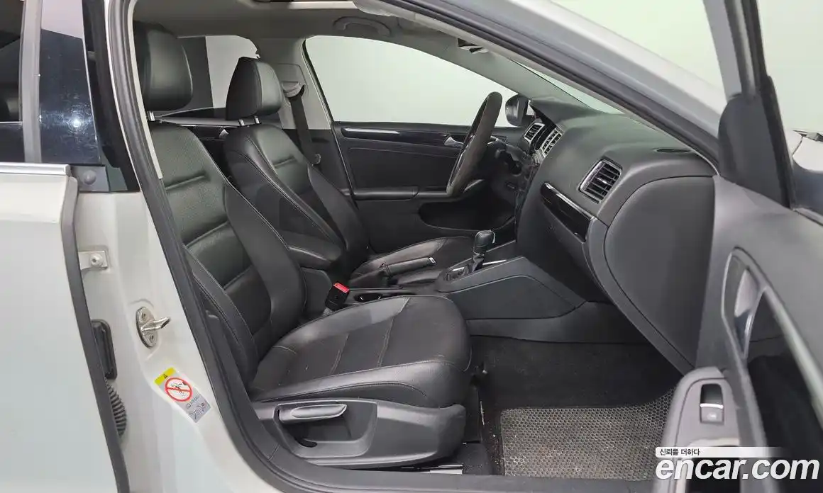 Volkswagen Jetta 2015 2.0 Автомат в Москве № 318033, фото 10