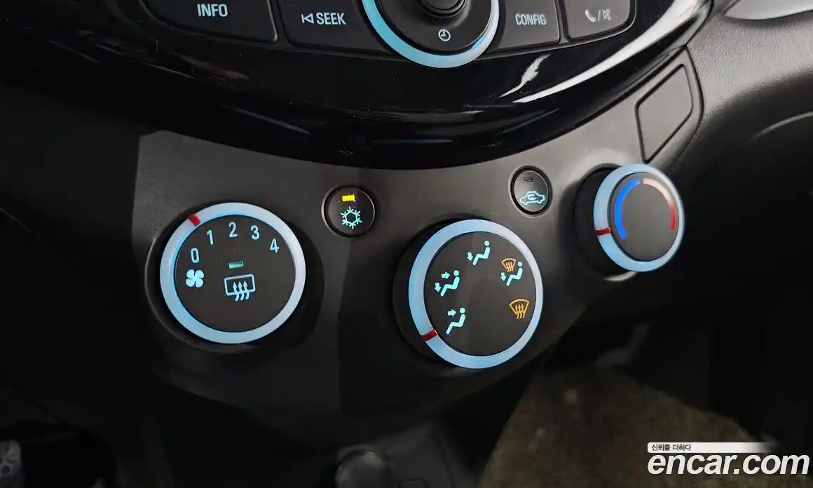 Chevrolet Spark 2013 1.0 Автомат в Москве № 33407, фото 20