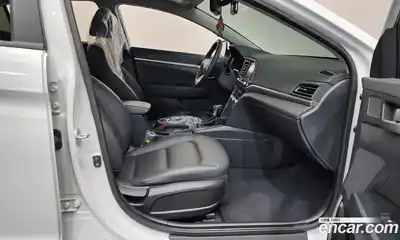 Hyundai Avante 2019 1.6 Автомат в Москве № 335312, миниатюра 4