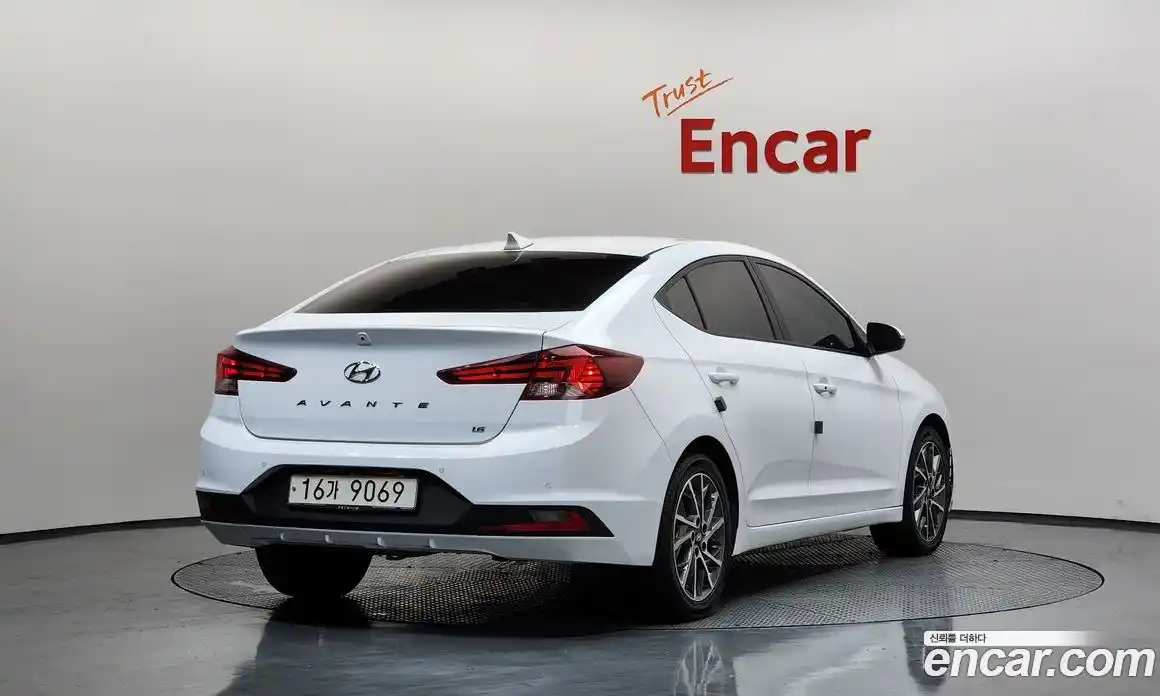 Hyundai Avante 2019 1.6 Автомат в Москве № 335312, фото 9