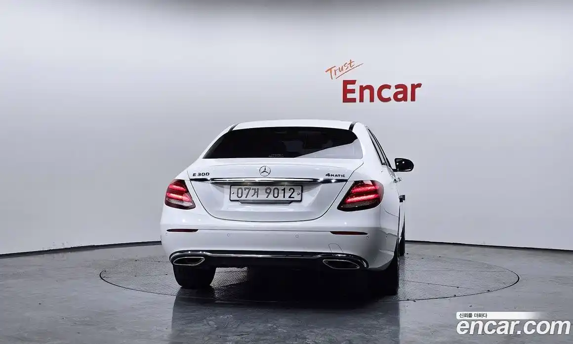 Mercedes-Benz E-Class 2018 2.0 Автомат в Москве № 342499, фото 4