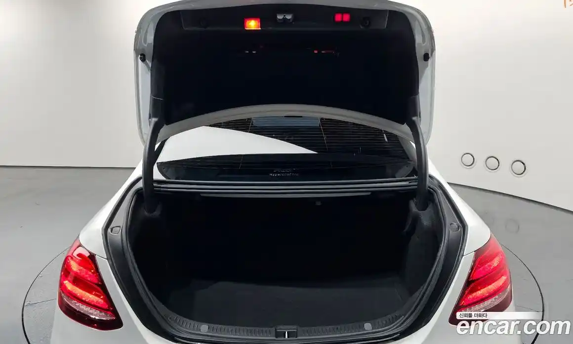 Mercedes-Benz E-Class 2018 2.0 Автомат в Москве № 342499, фото 7