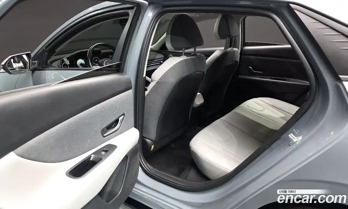 Hyundai Avante 2022 1.6 Автомат в Москве № 3568, фото 1