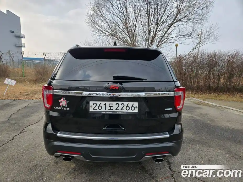 Ford Explorer 2018 2.3 Автомат в Москве № 363342, фото 2