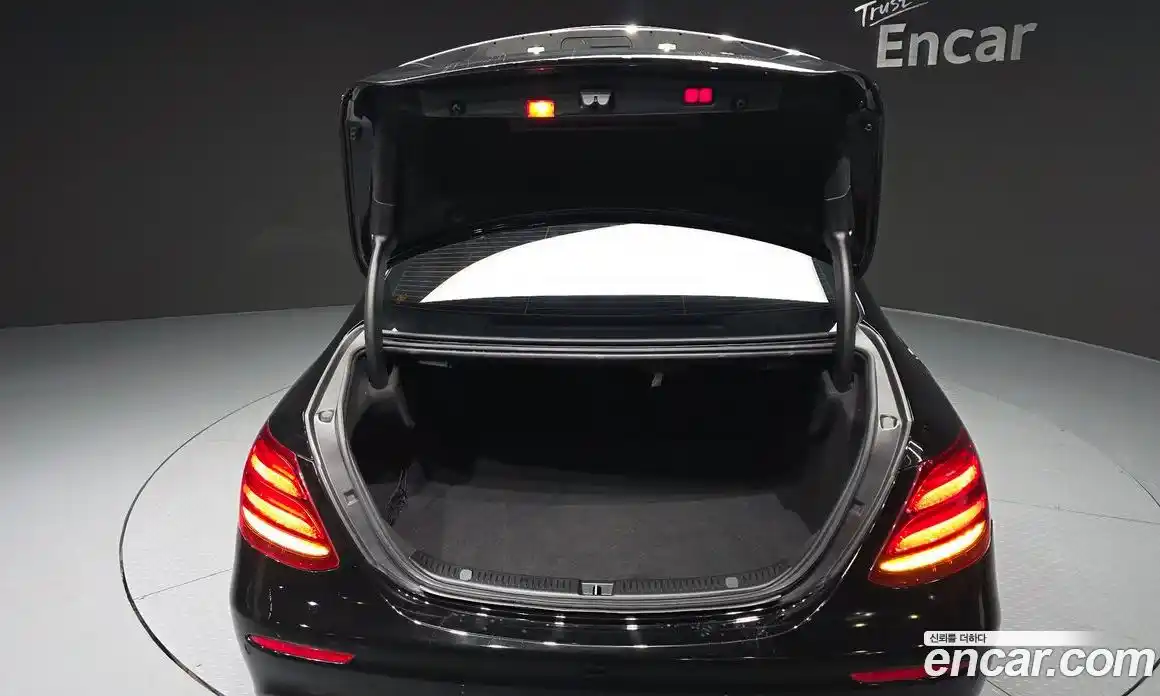 Mercedes-Benz E-Class 2020 2.0 Автомат в Москве № 372208, фото 20