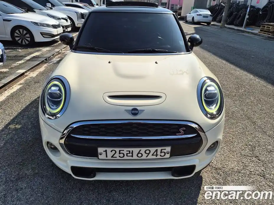 Mini Cooper 2020 2.0 Автомат в Москве № 381303, фото 1