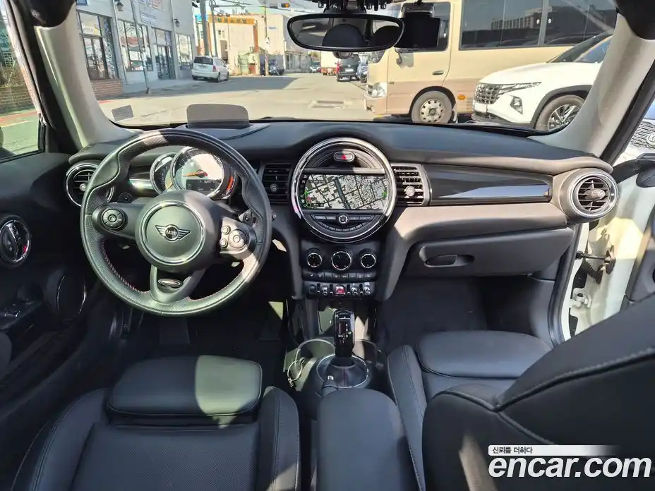 Mini Cooper 2020 2.0 Автомат в Москве № 381303, фото 13