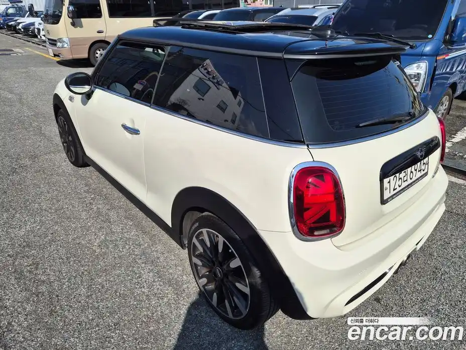 Mini Cooper 2020 2.0 Автомат в Москве № 381303, фото 16