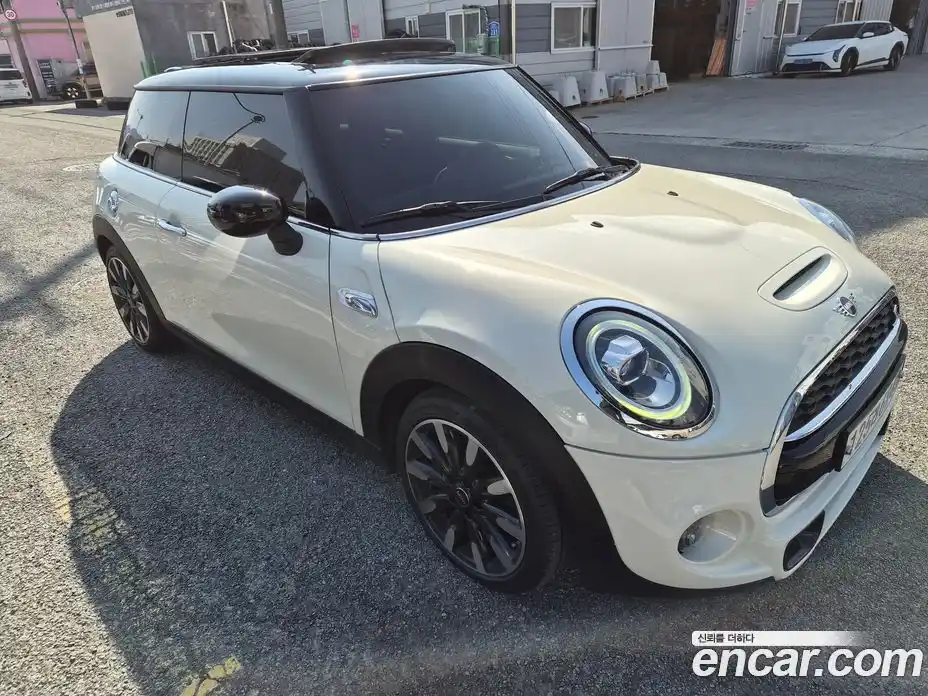 Mini Cooper 2020 2.0 Автомат в Москве № 381303, фото 17