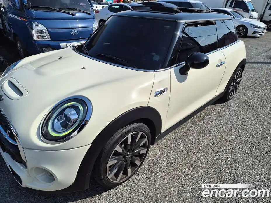 Mini Cooper 2020 2.0 Автомат в Москве № 381303, фото 2