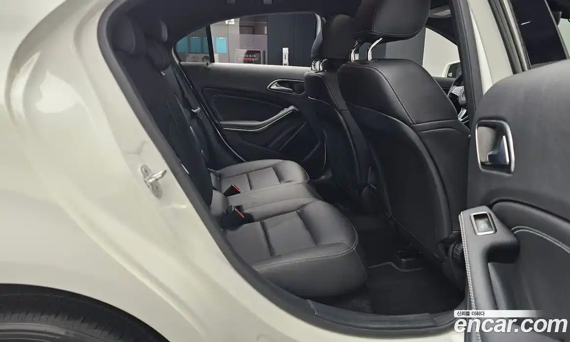 Mercedes-Benz A-Class 2016 1.6 Автомат в Москве № 412678, фото 12