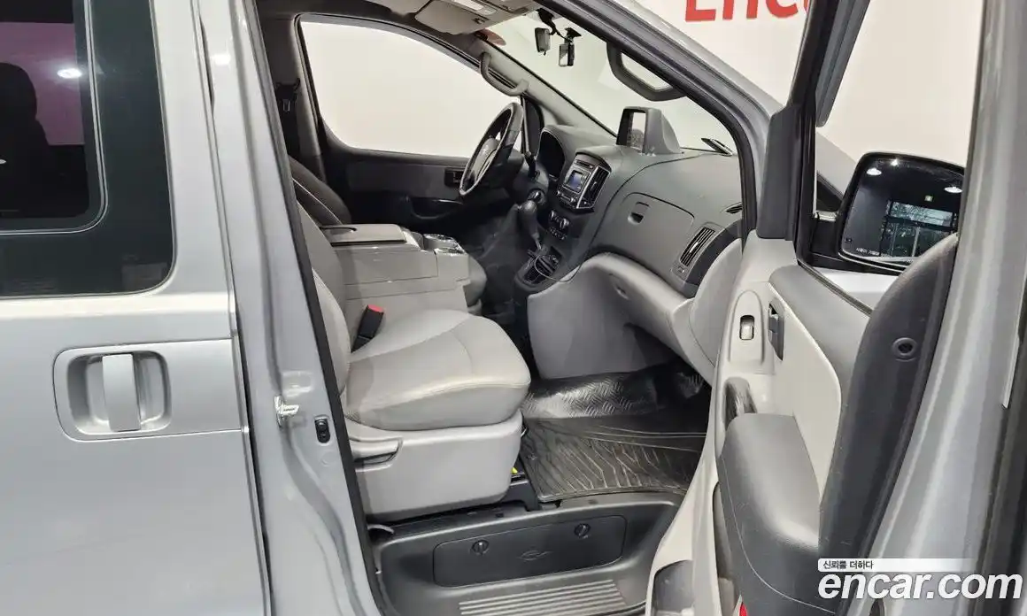 Hyundai Starex 2021 2.5 Автомат в Москве № 43321, фото 3