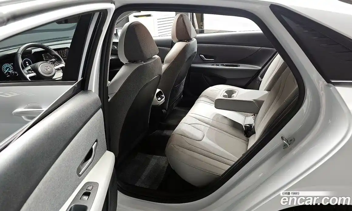 Hyundai Avante 2022 1.6 Автомат в Москве № 93197, фото 6