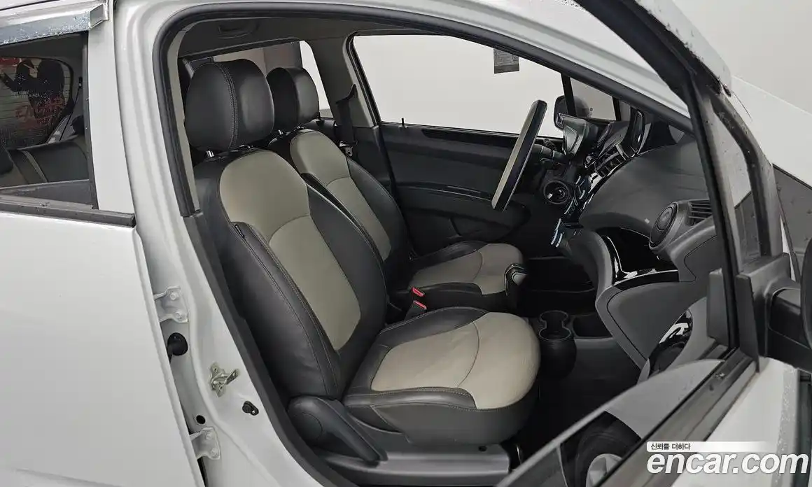 Chevrolet Spark 2015 1.0 Автомат в Москве № 99130, фото 1