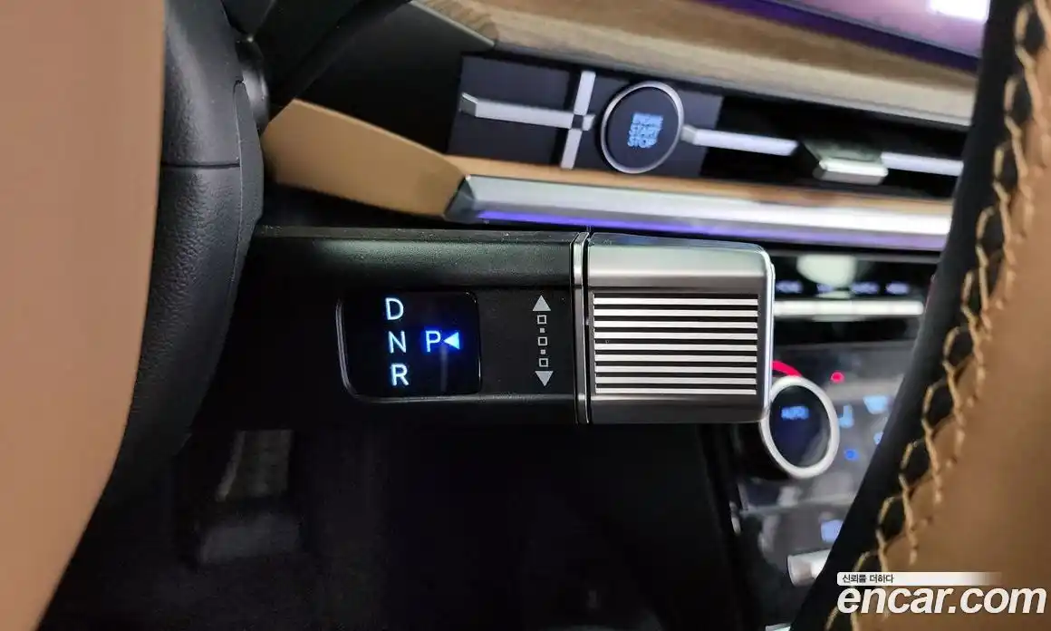 Hyundai Santa Fe 2024 1.6 Автомат в Москве № 108225, фото 15