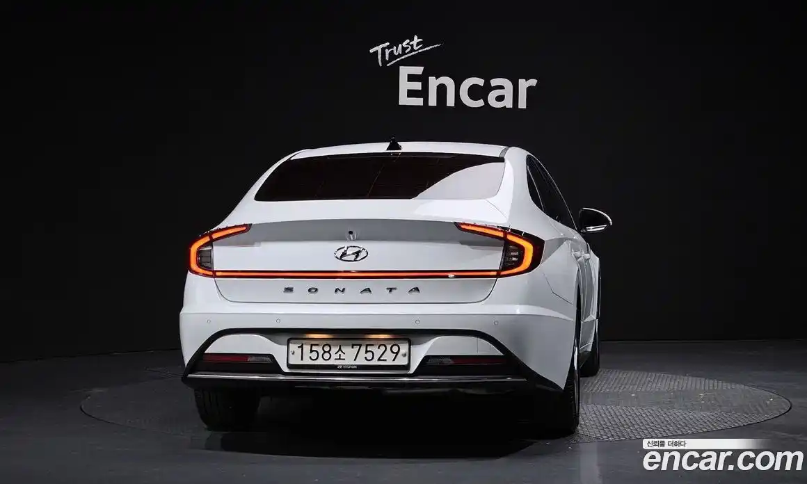 Hyundai Sonata 2020 2.0 Автомат в Москве № 108492, фото 10